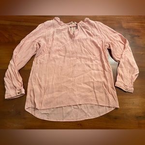 nikimoto rayon Pink blouse with lace trim Rear Quarter Zip Sz XL